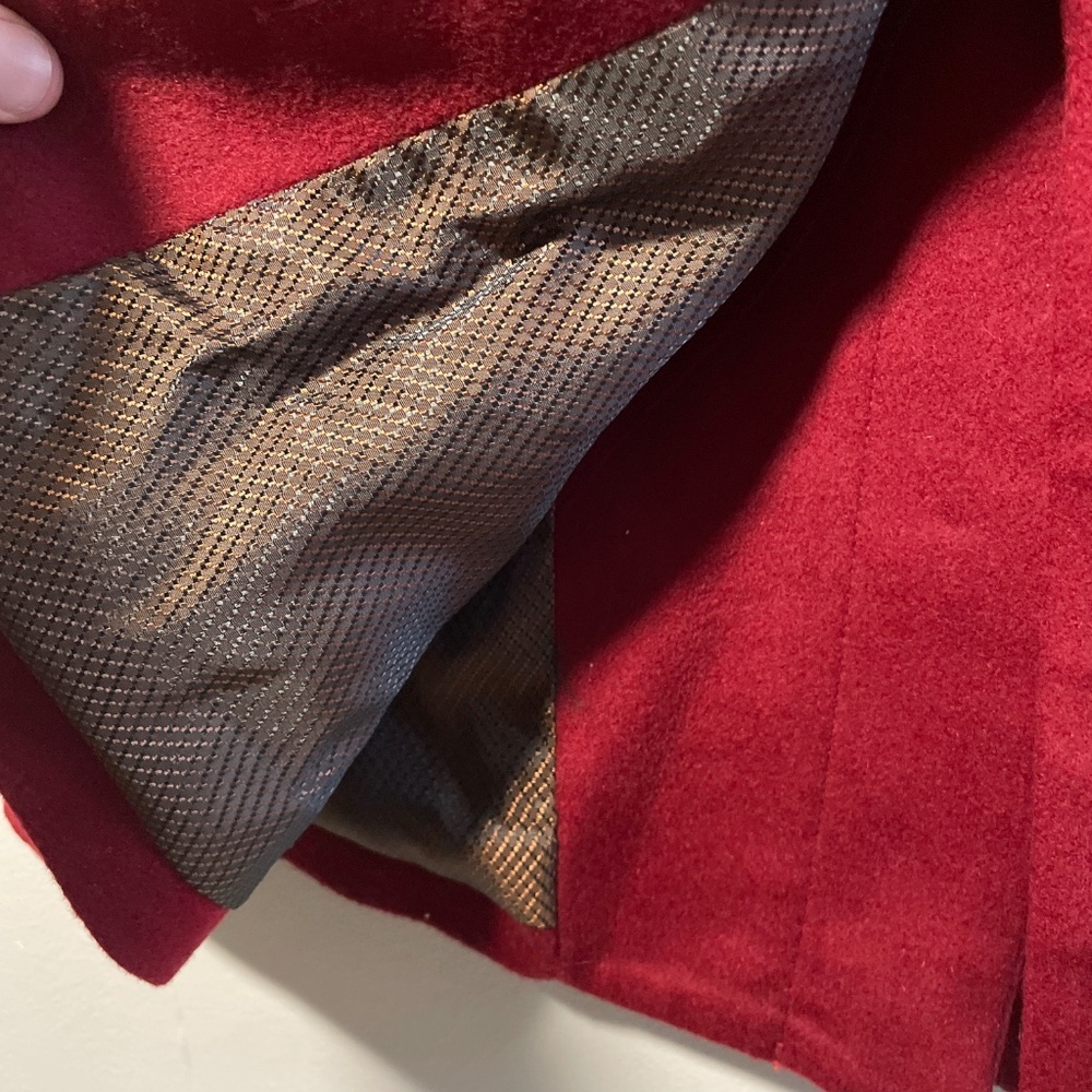Red Coat - Picture 7 of 7